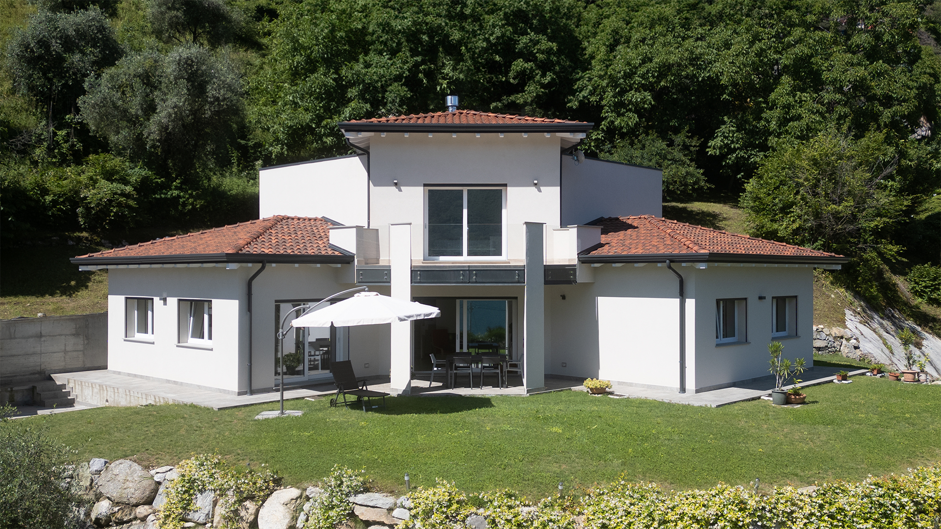 Villa classica in legno Oliveto Lario - Marlegno